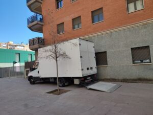 Equipo de Mudanzas Barna durante un servicio en Barcelona